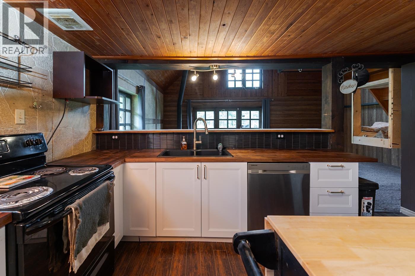 24080 Telachick Road Property Photo 11