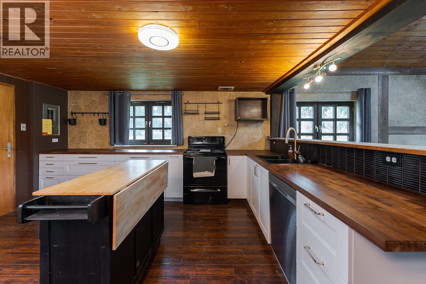 24080 Telachick Road Property Photo 13