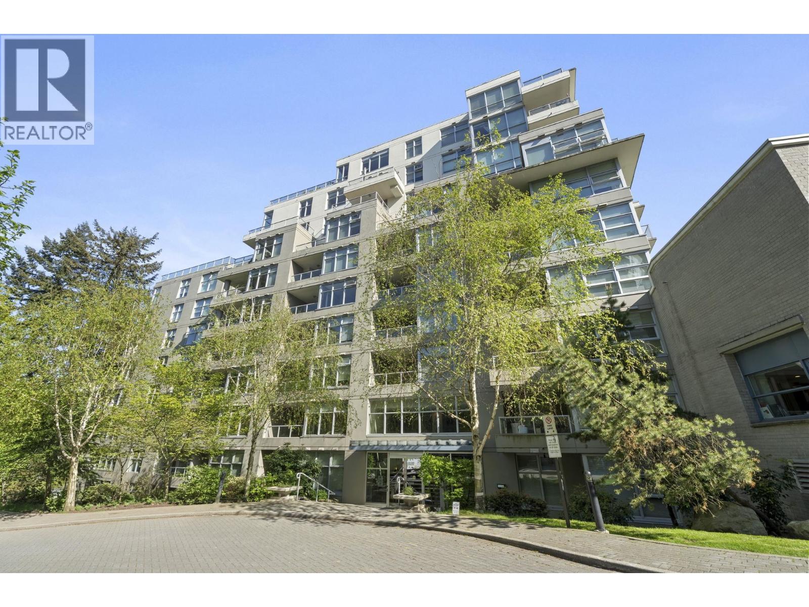 605 9262 UNIVERSITY CRESCENT Property Photo 1