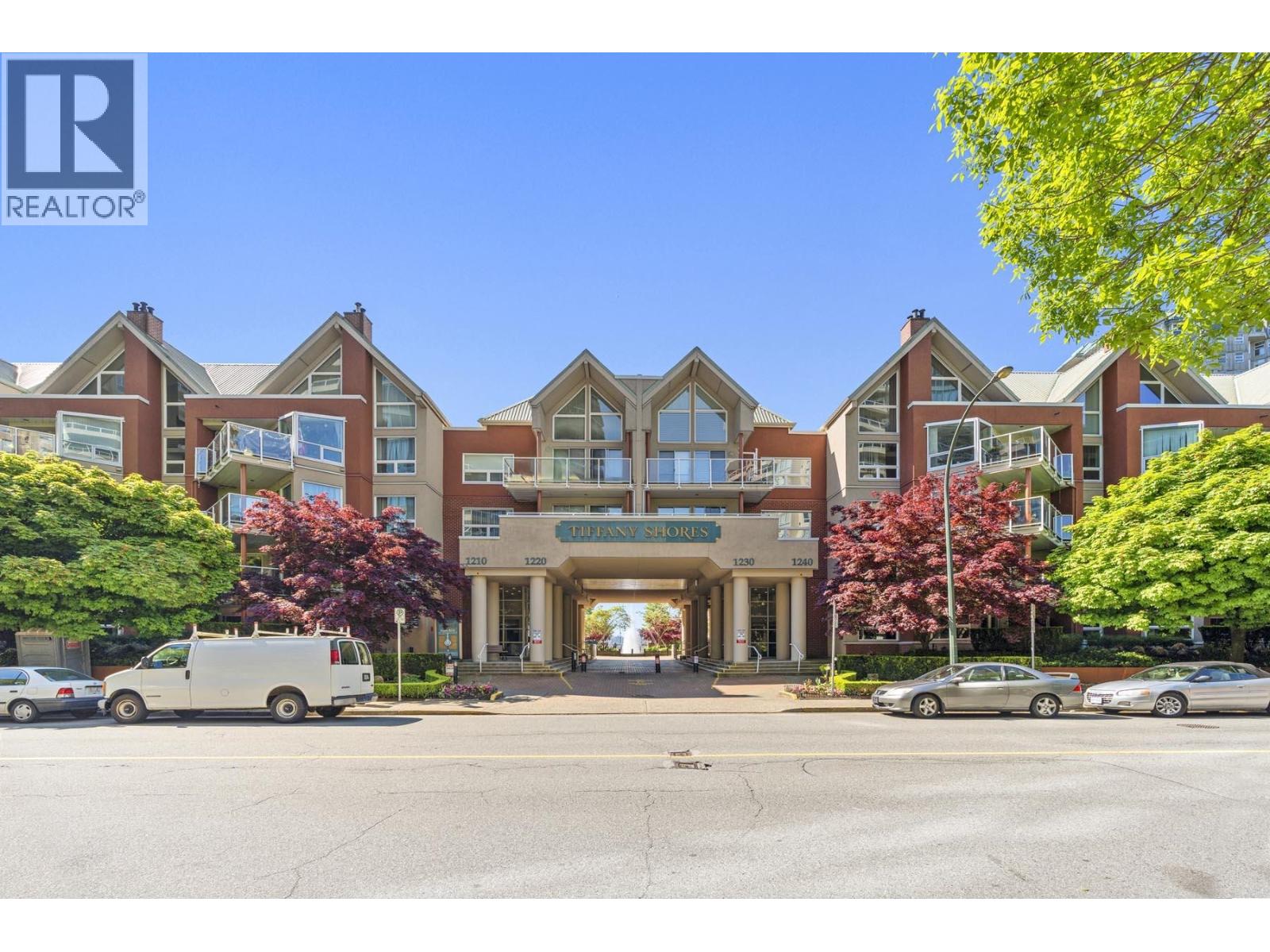106 1240 QUAYSIDE DRIVE