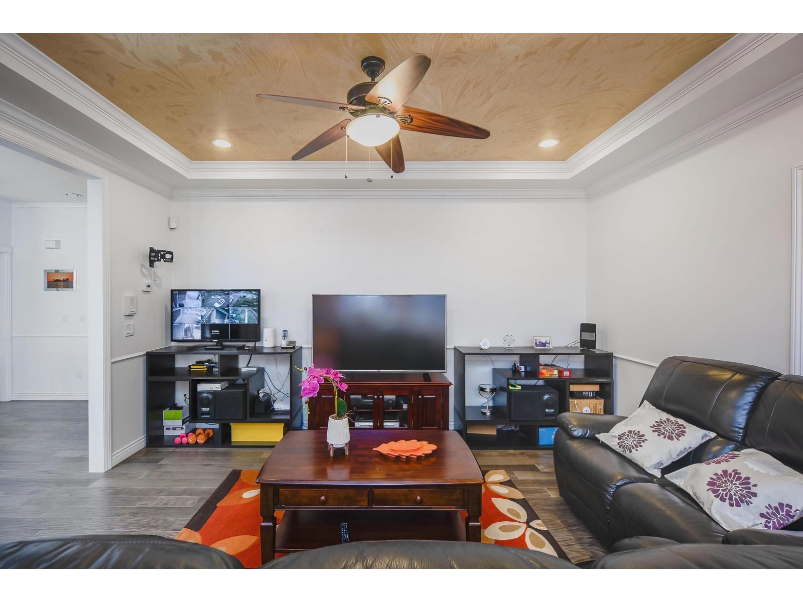 10229 122 Street Property Photo 8