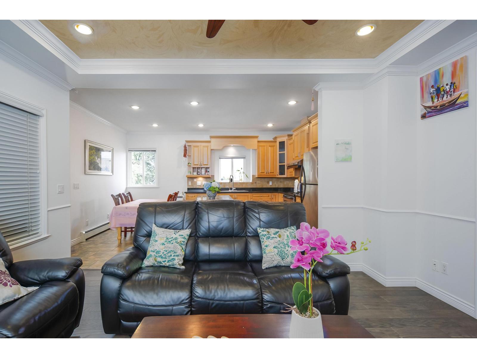 10229 122 Street Property Photo 9