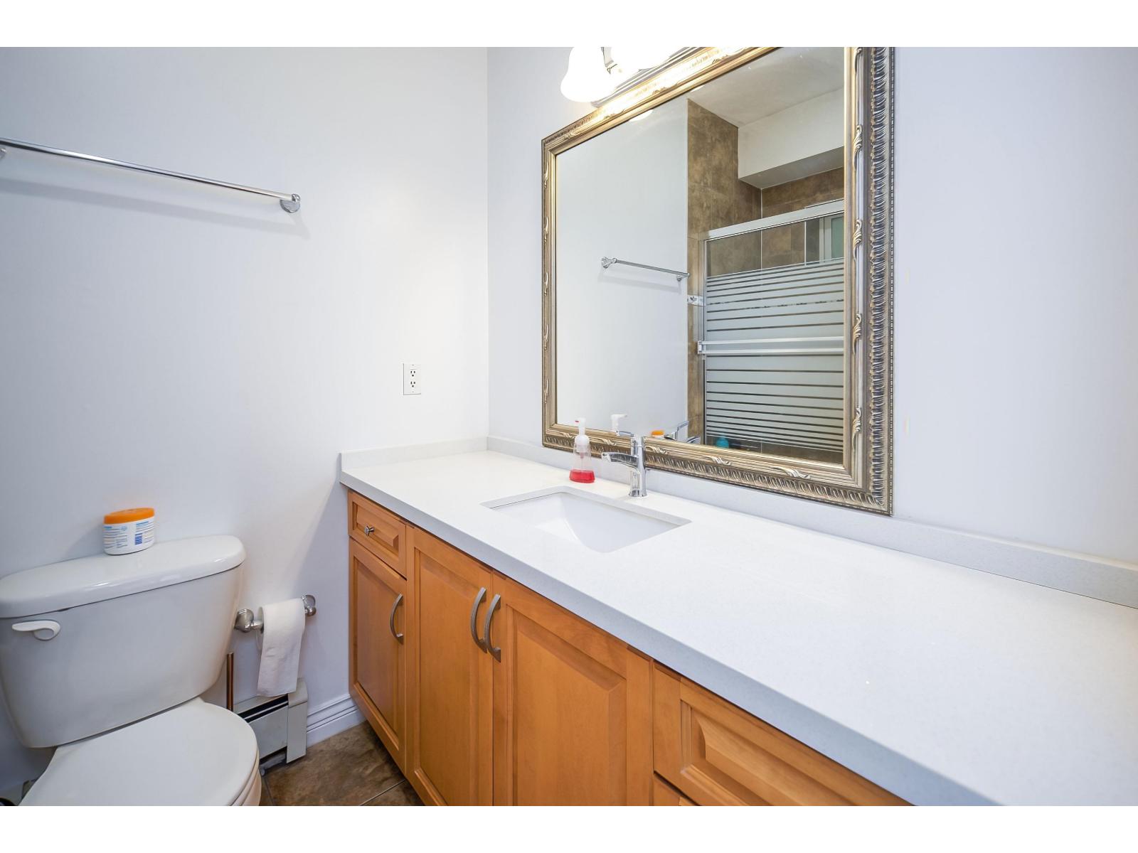 10229 122 Street Property Photo 12