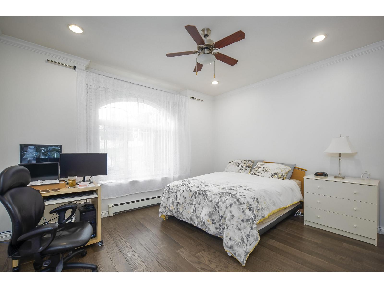 10229 122 Street Property Photo 13