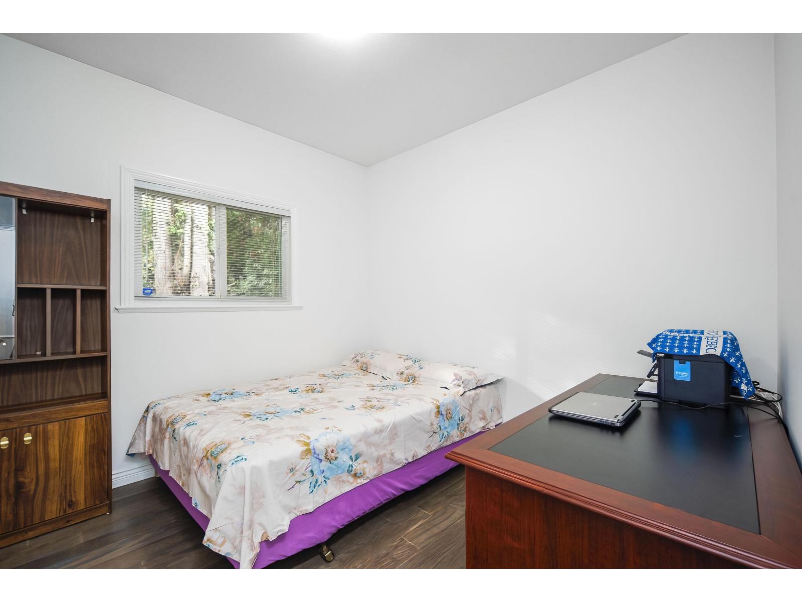 10229 122 Street Property Photo 16
