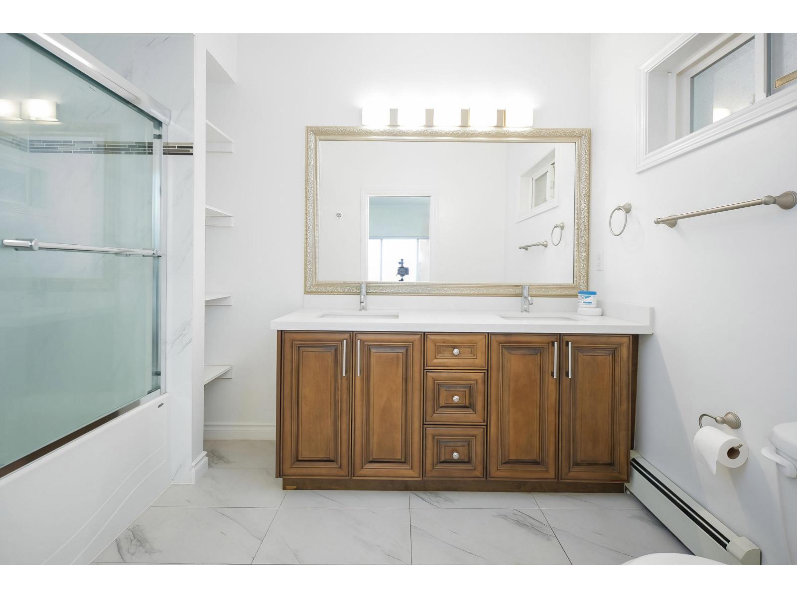 10229 122 Street Property Photo 18