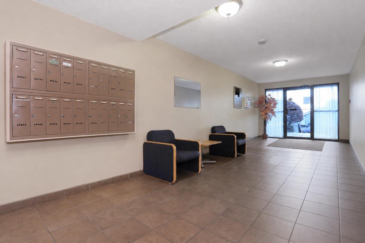 312 9952 149 Street Property Photo 2