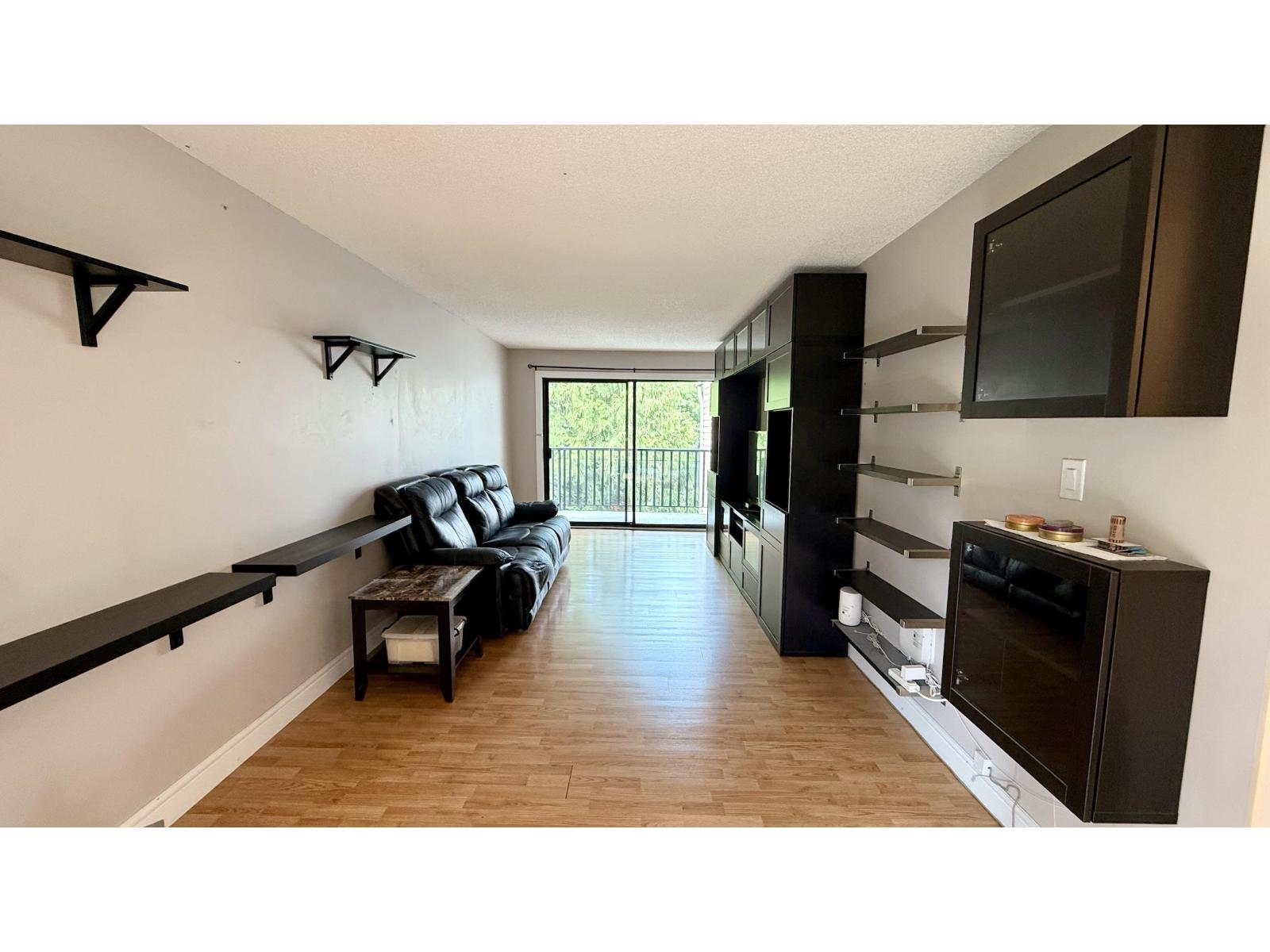 312 9952 149 Street Property Photo 4