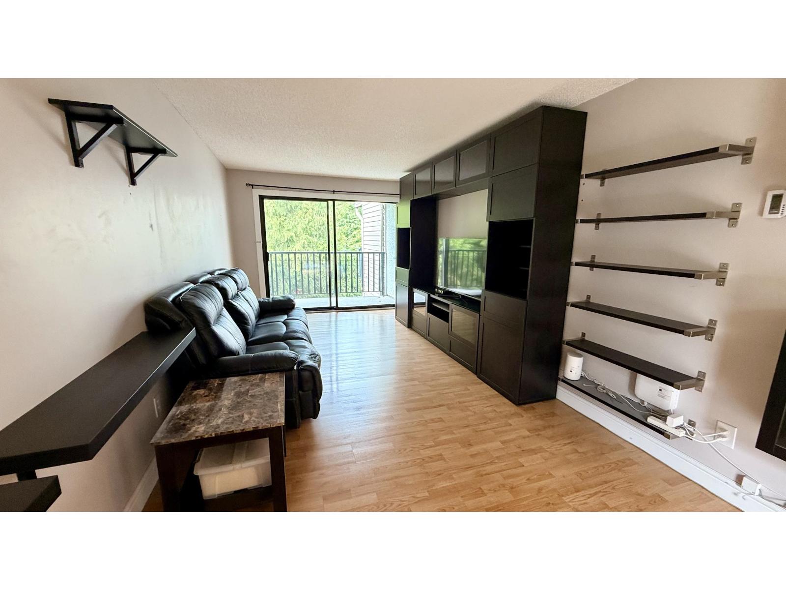 312 9952 149 Street Property Photo 5