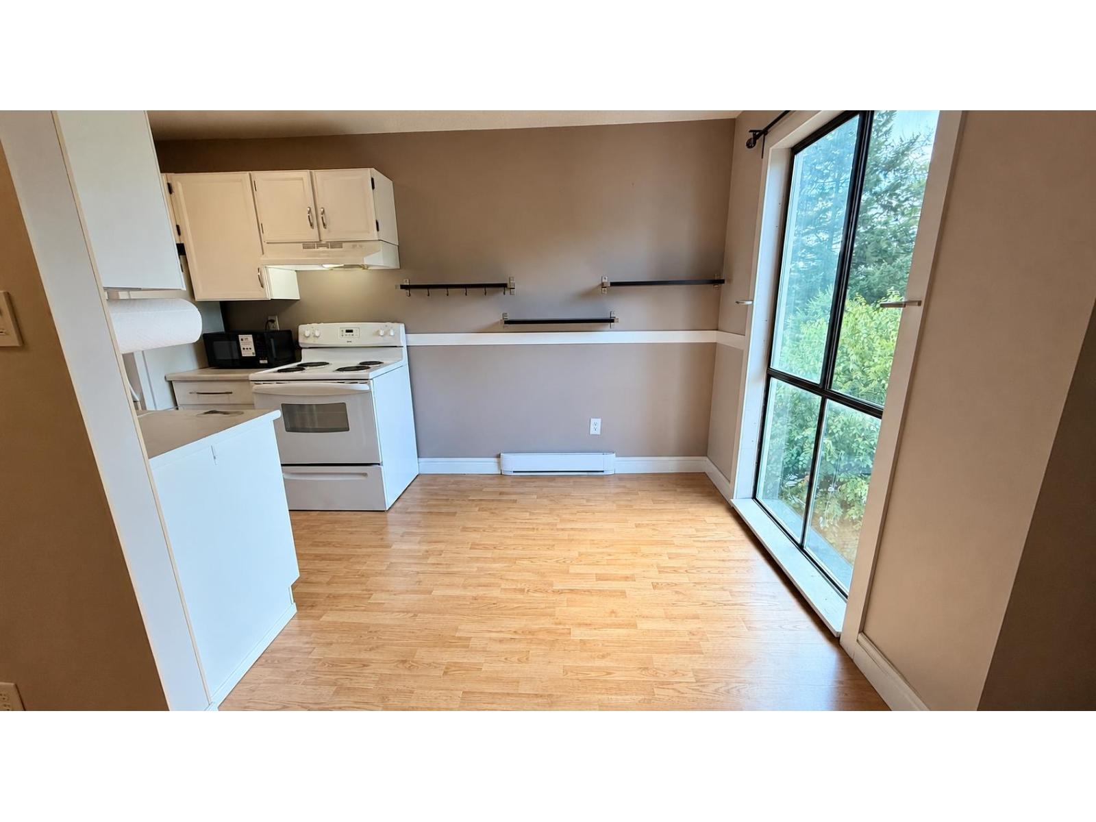 312 9952 149 Street Property Photo 7