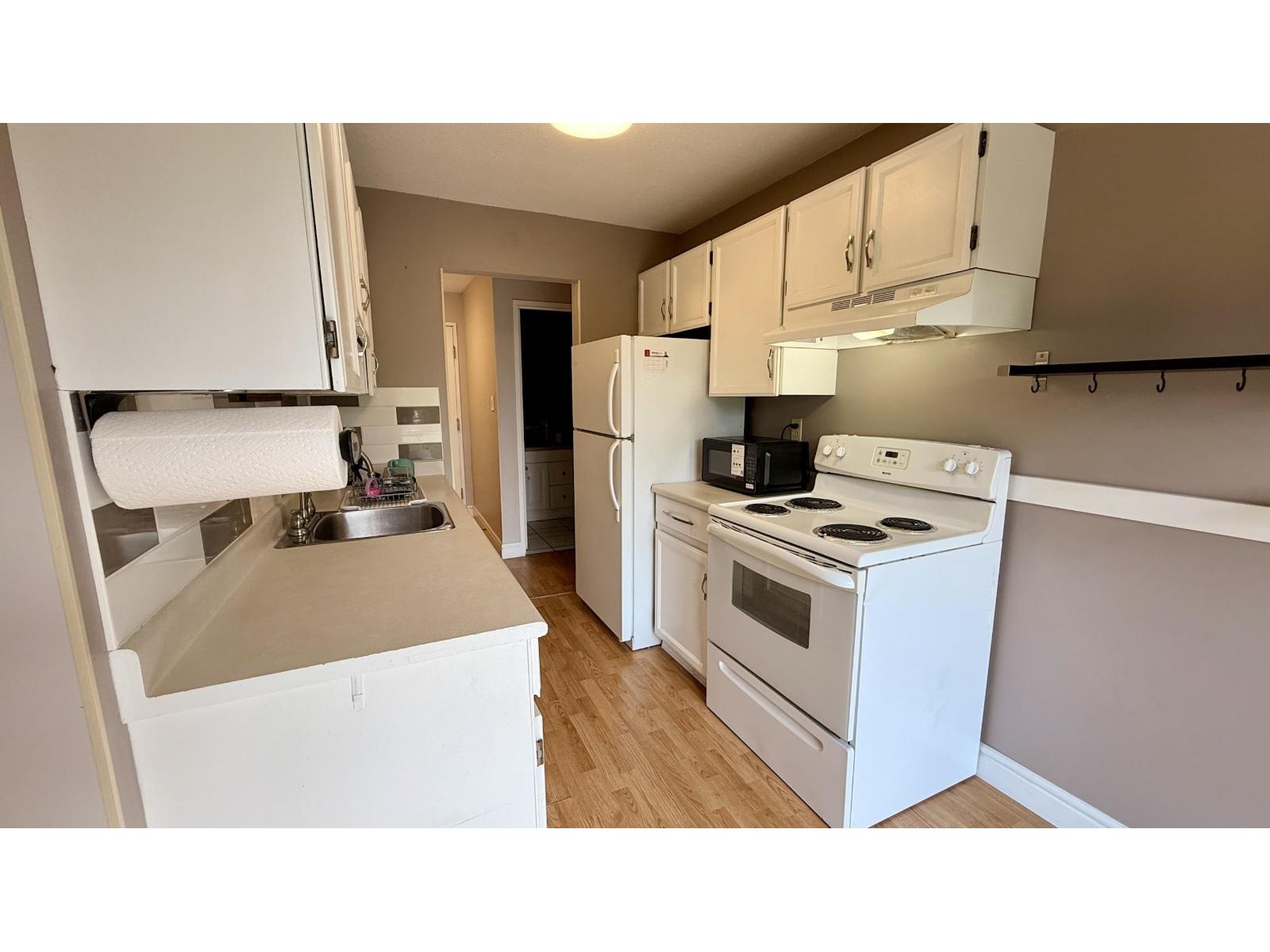 312 9952 149 Street Property Photo 10