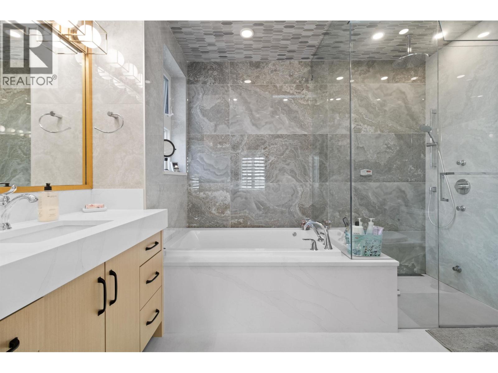 7662 French Street Property Photo 18