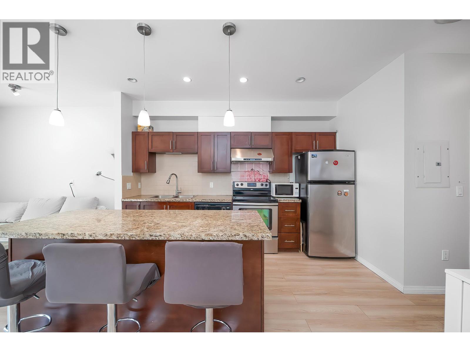110 5000 Imperial Street Property Photo 5