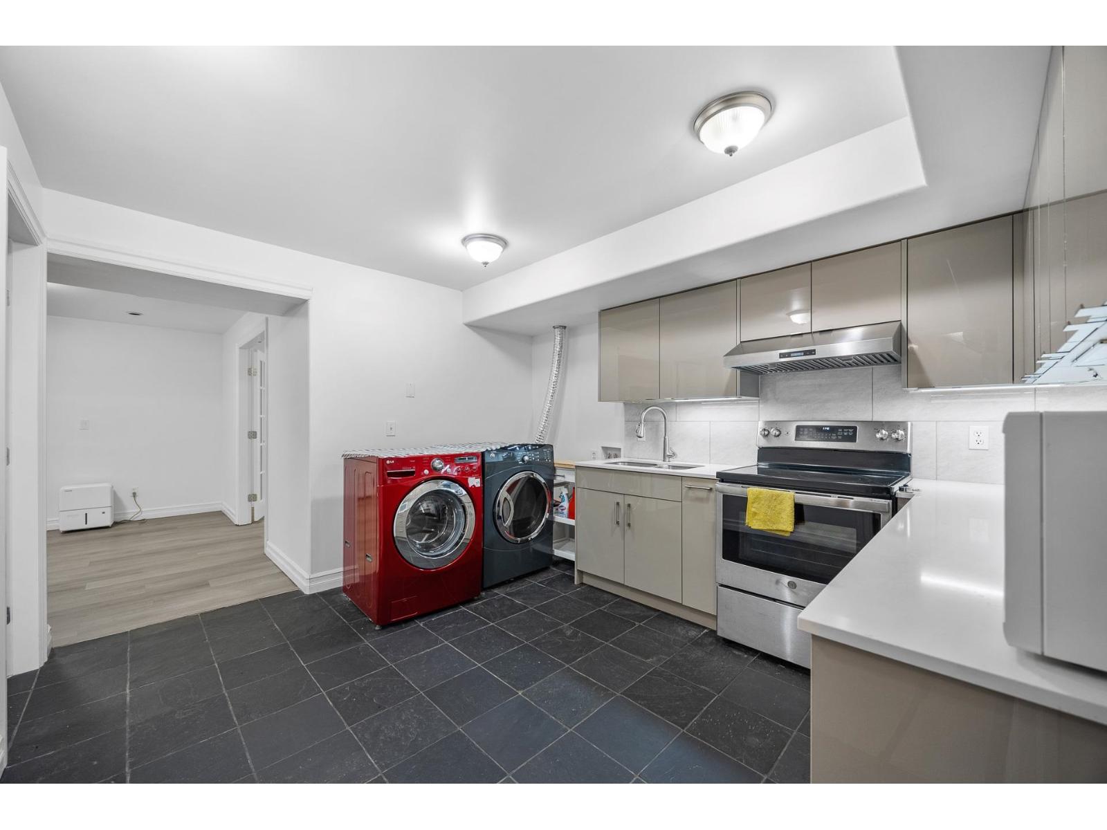 15460 36a Avenue Property Photo 24