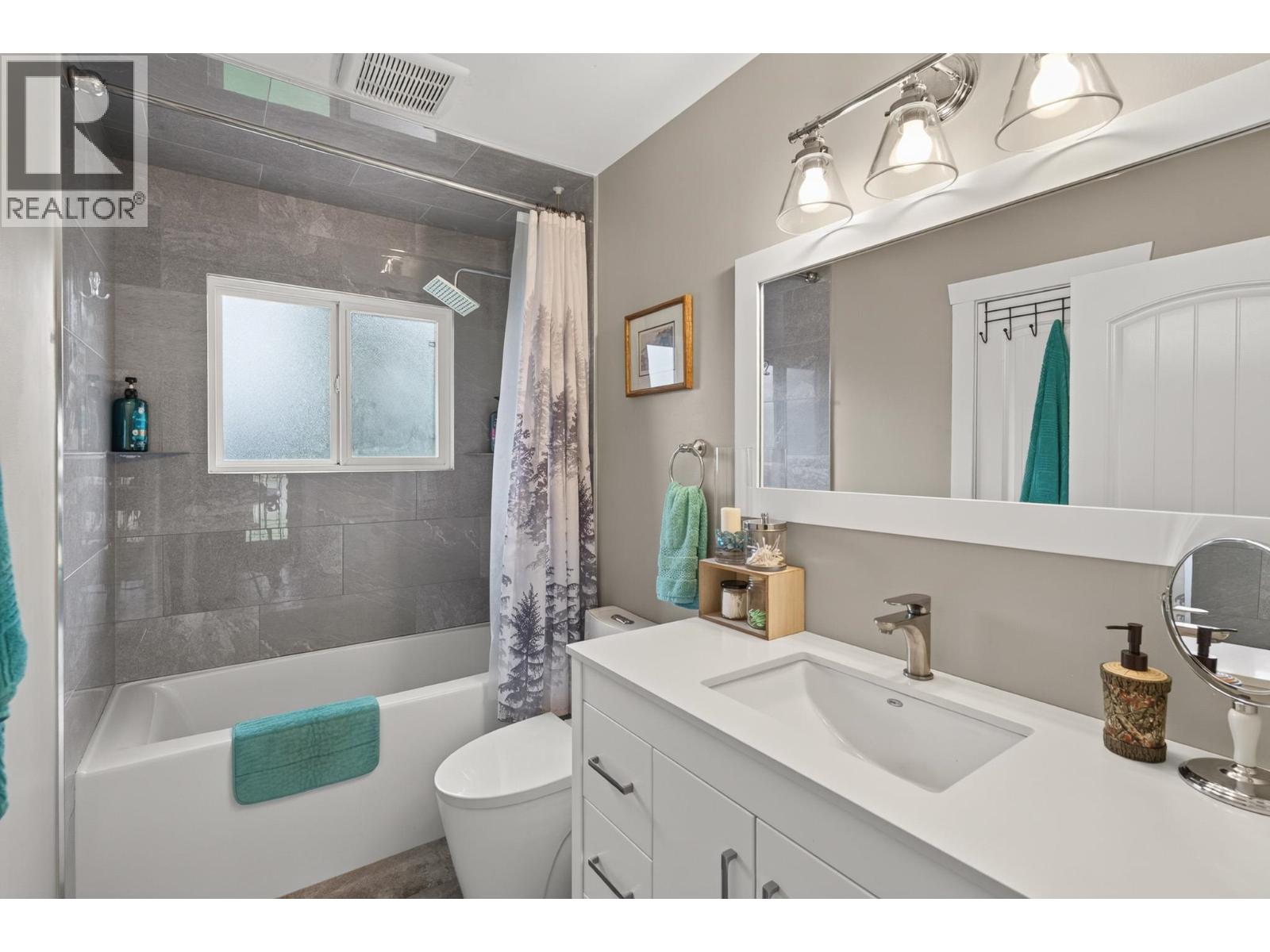 2475 Hammond Avenue Property Photo 13