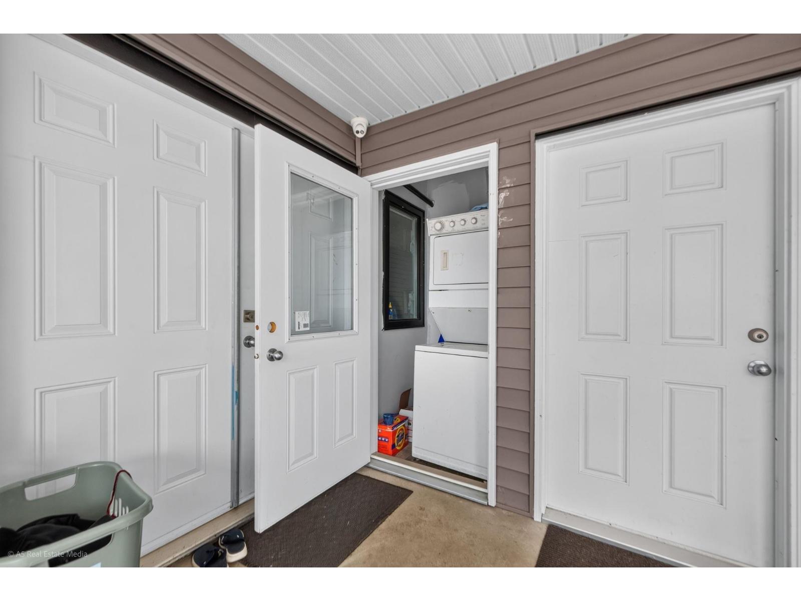 16166 92 Avenue Property Photo 26