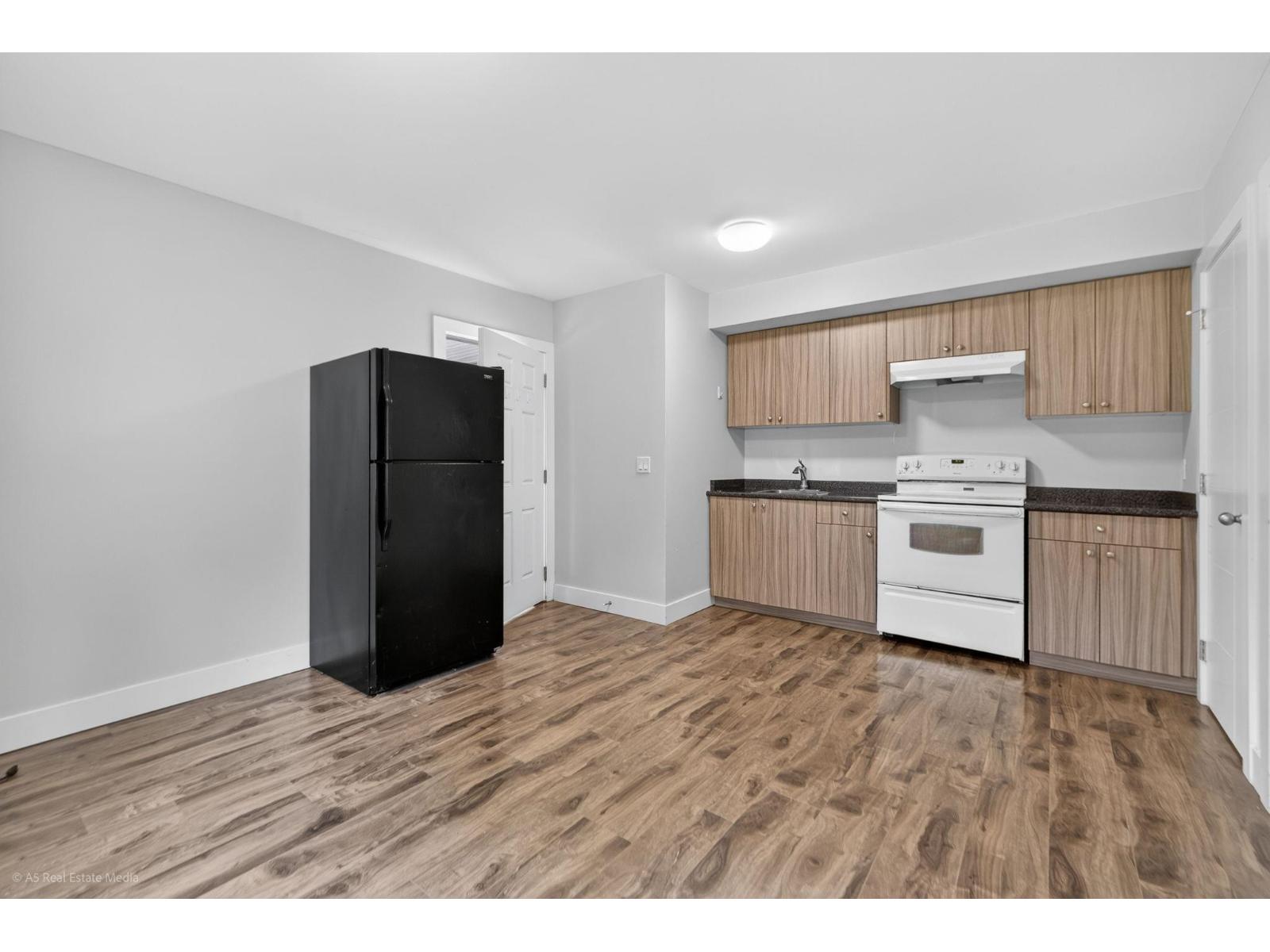 16166 92 Avenue Property Photo 27