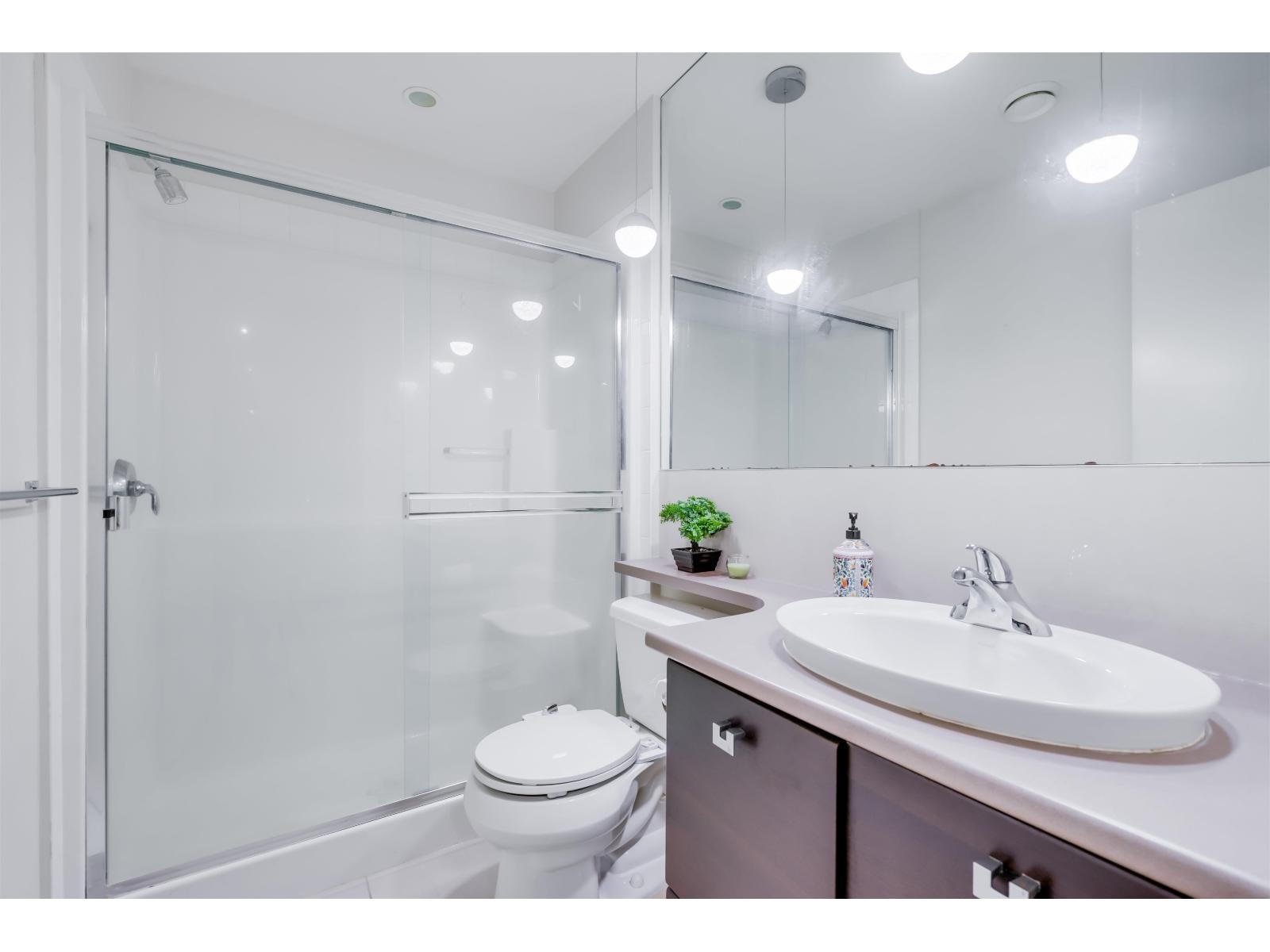214 6688 120 Street Property Photo 5