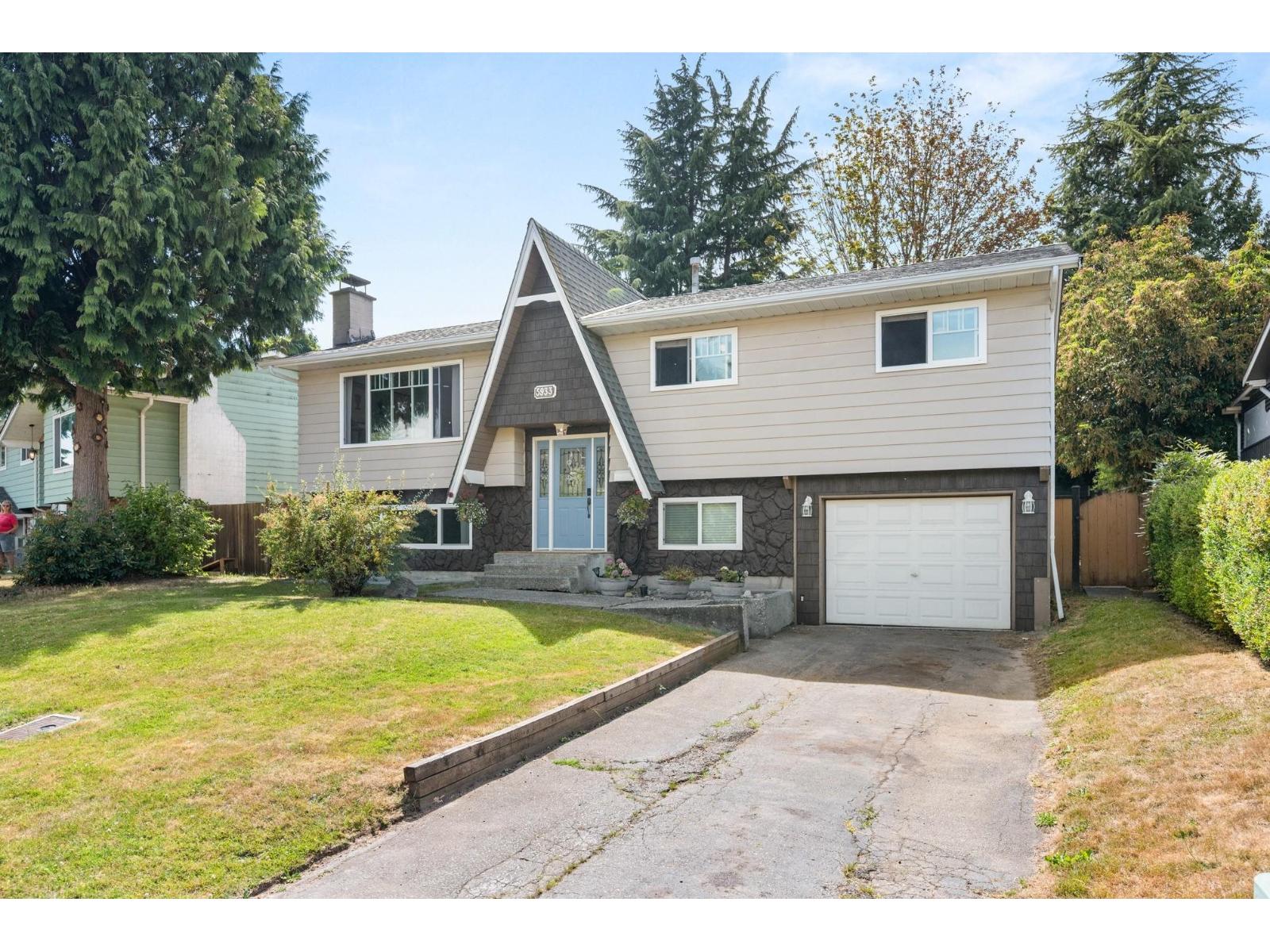 5933 ANGUS PLACE