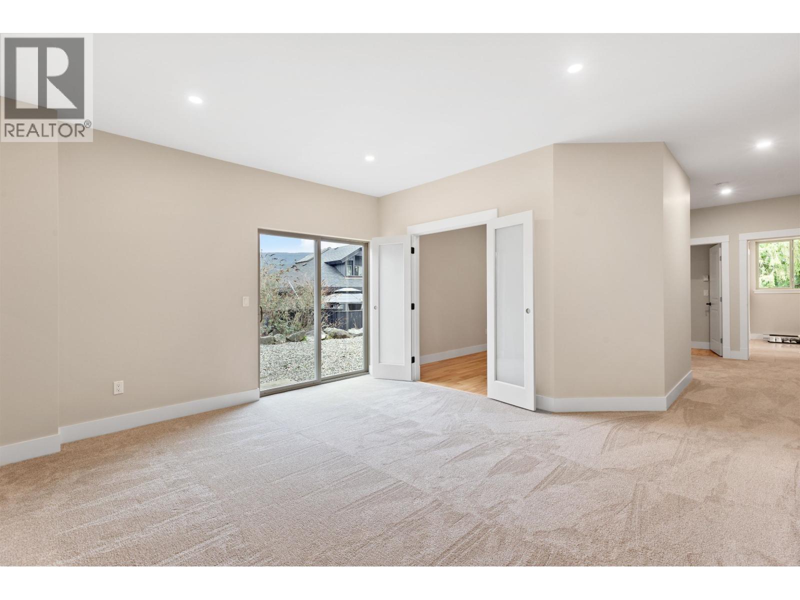5781 Genni's Way Property Photo 6