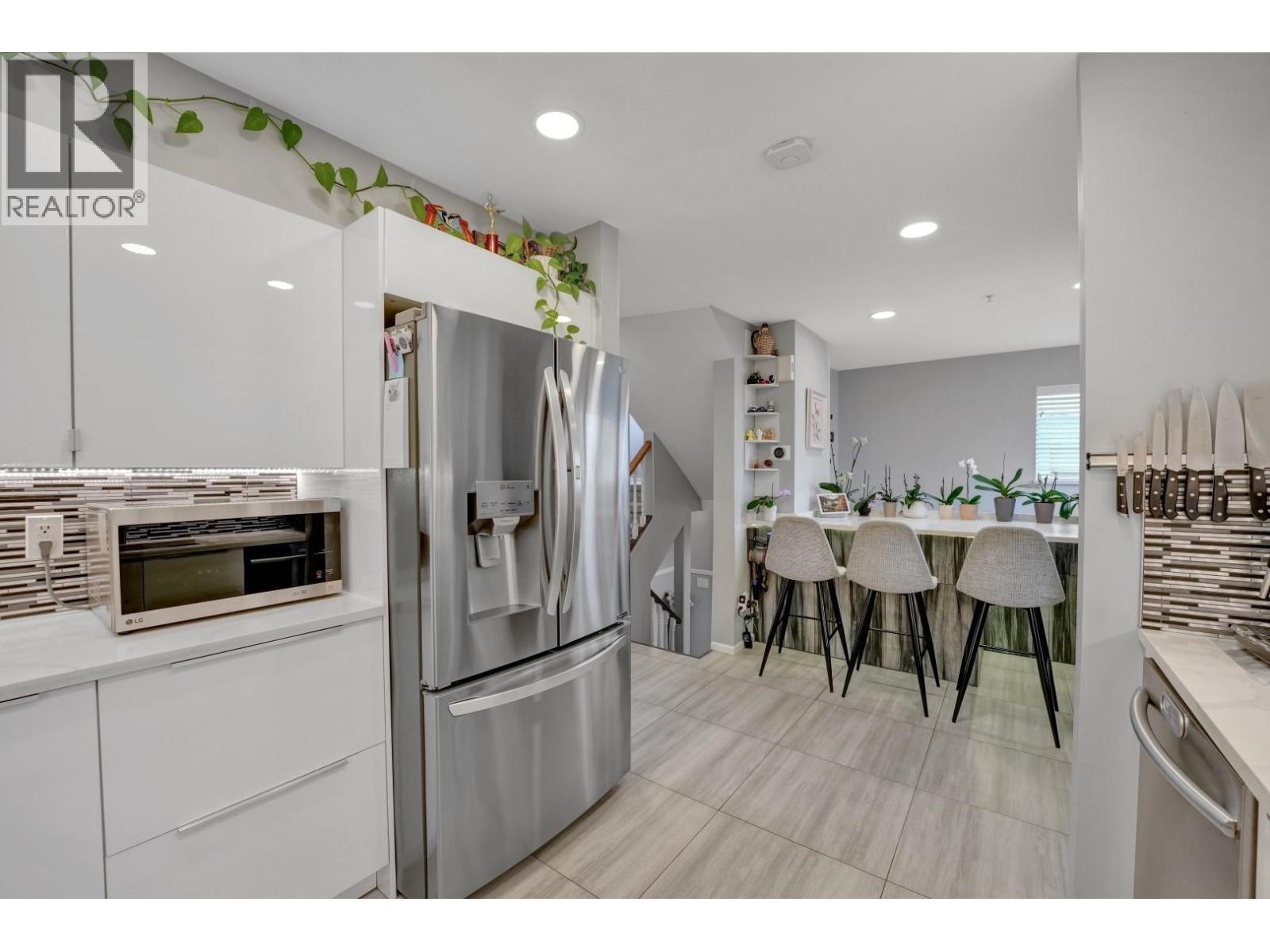 14 19160 119 Avenue Property Photo 3