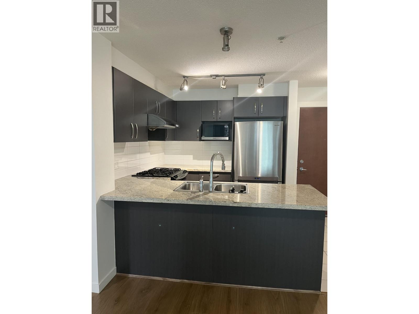 111 9299 Tomicki Avenue Property Photo 3