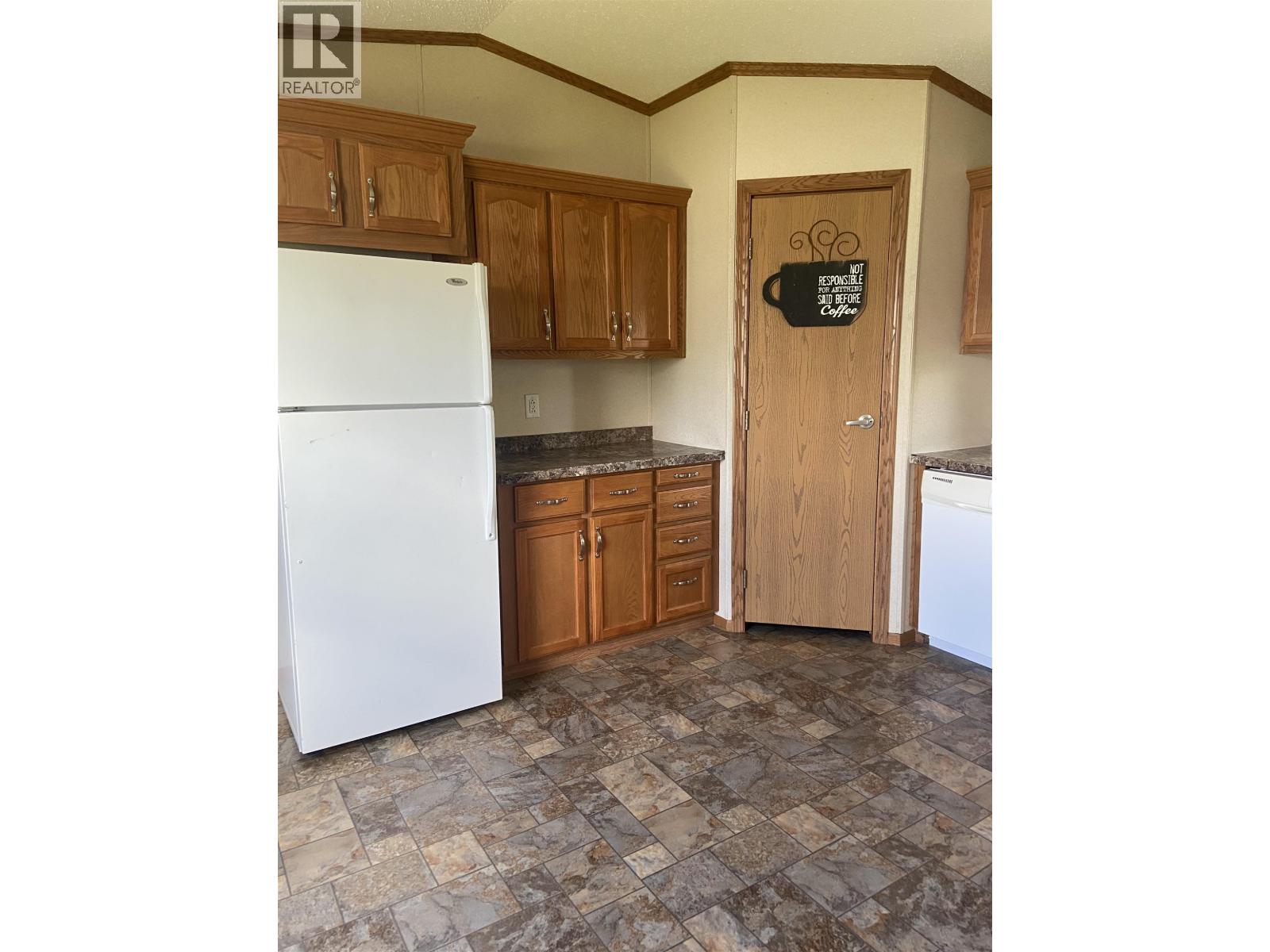 10607 101 Street Property Photo 5