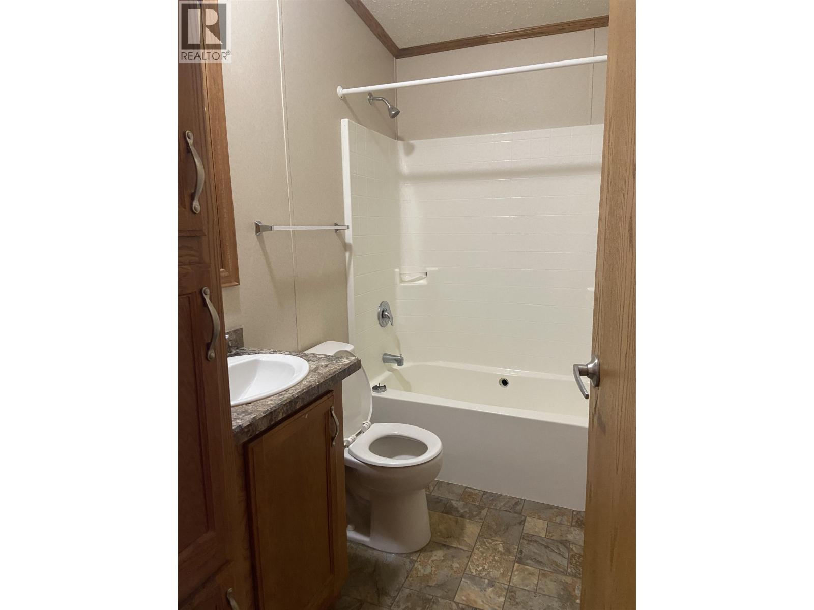 10607 101 Street Property Photo 11
