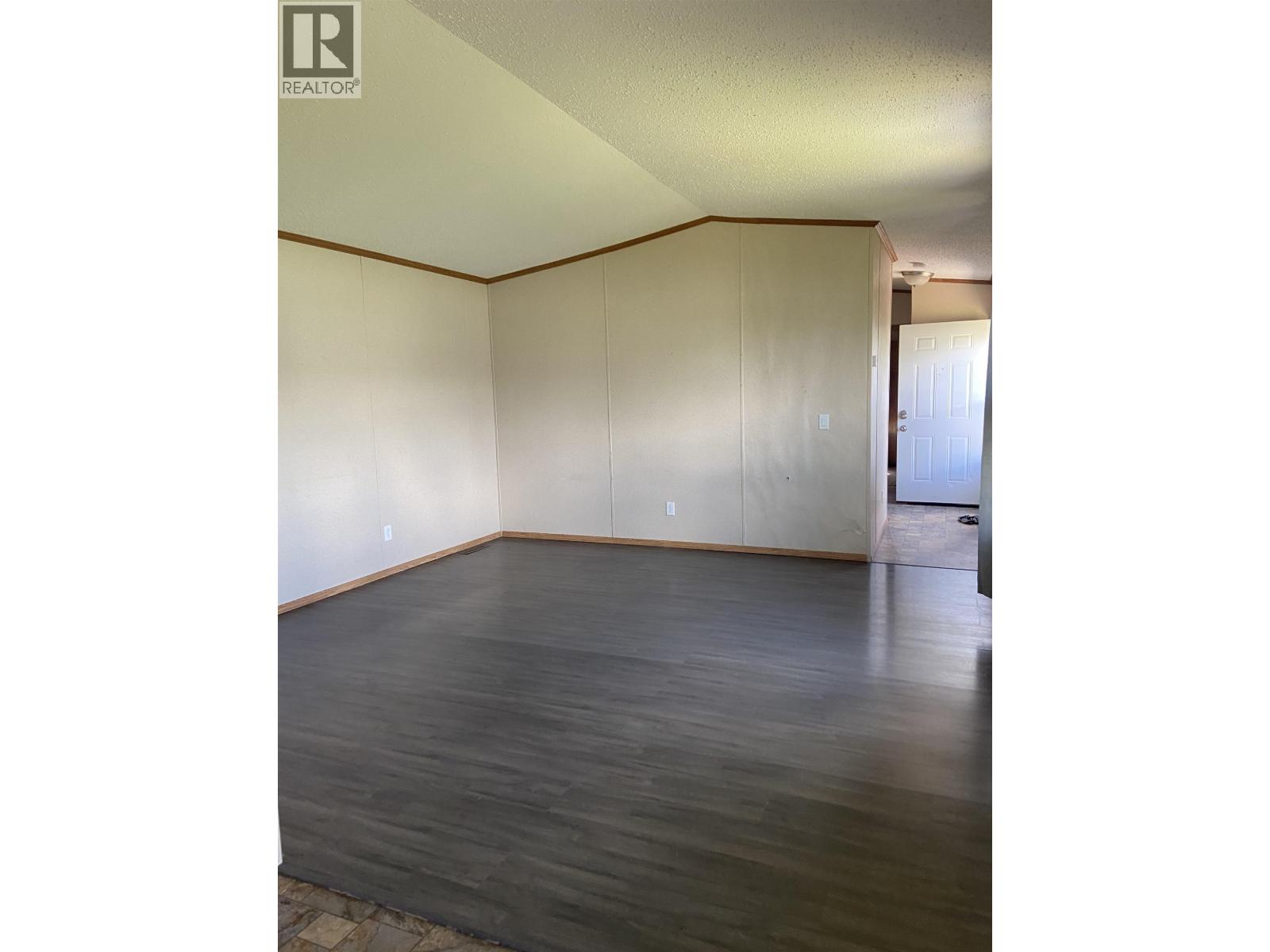 10607 101 Street Property Photo 16