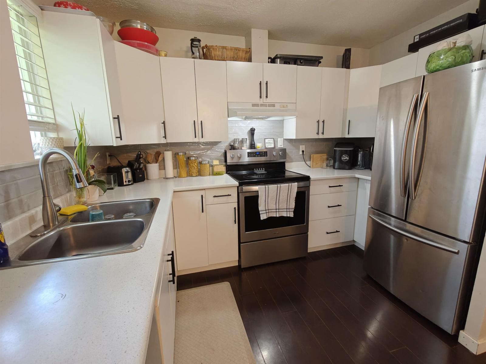 4846 200 Street Property Photo 10