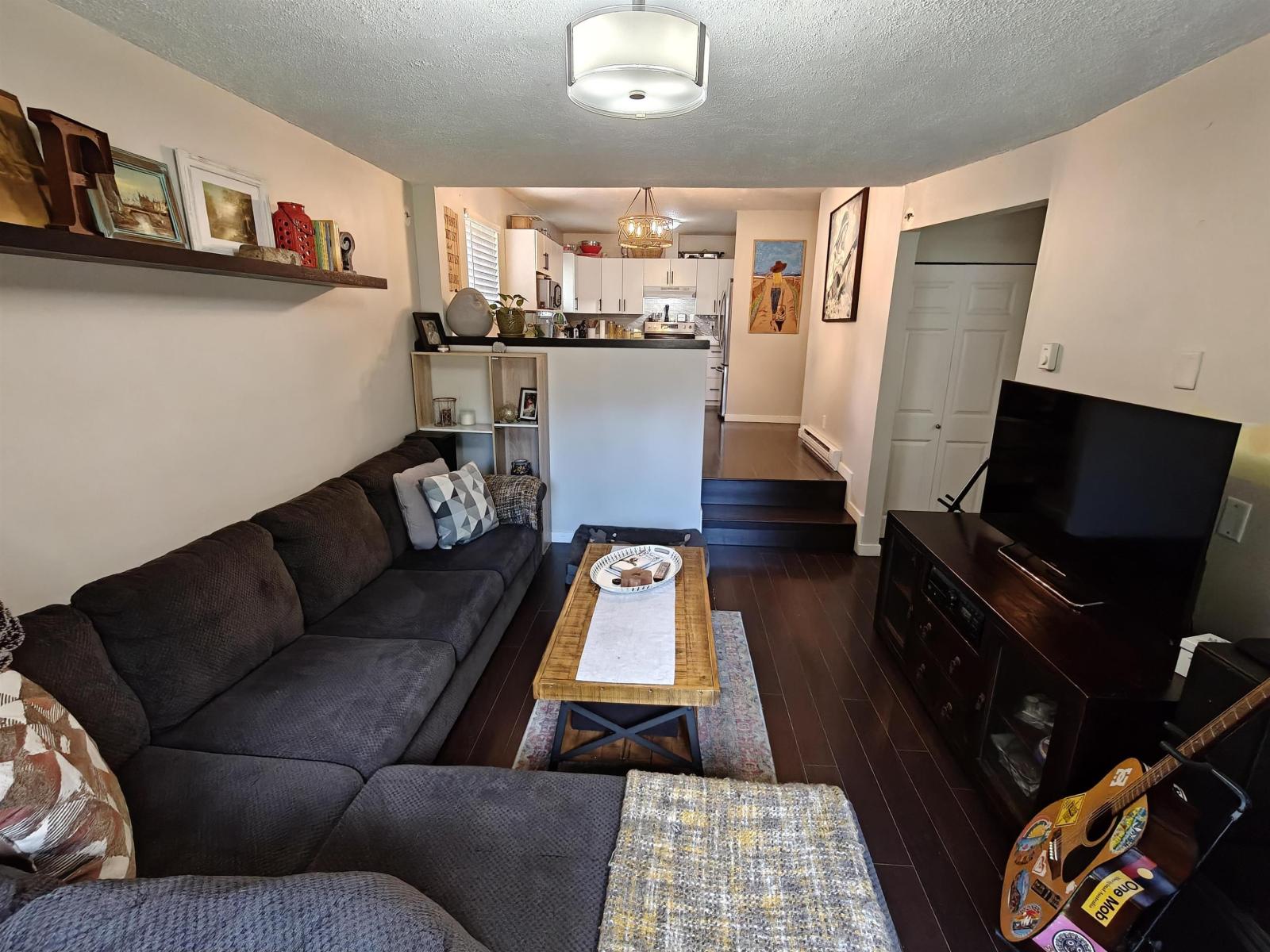 4846 200 Street Property Photo 14