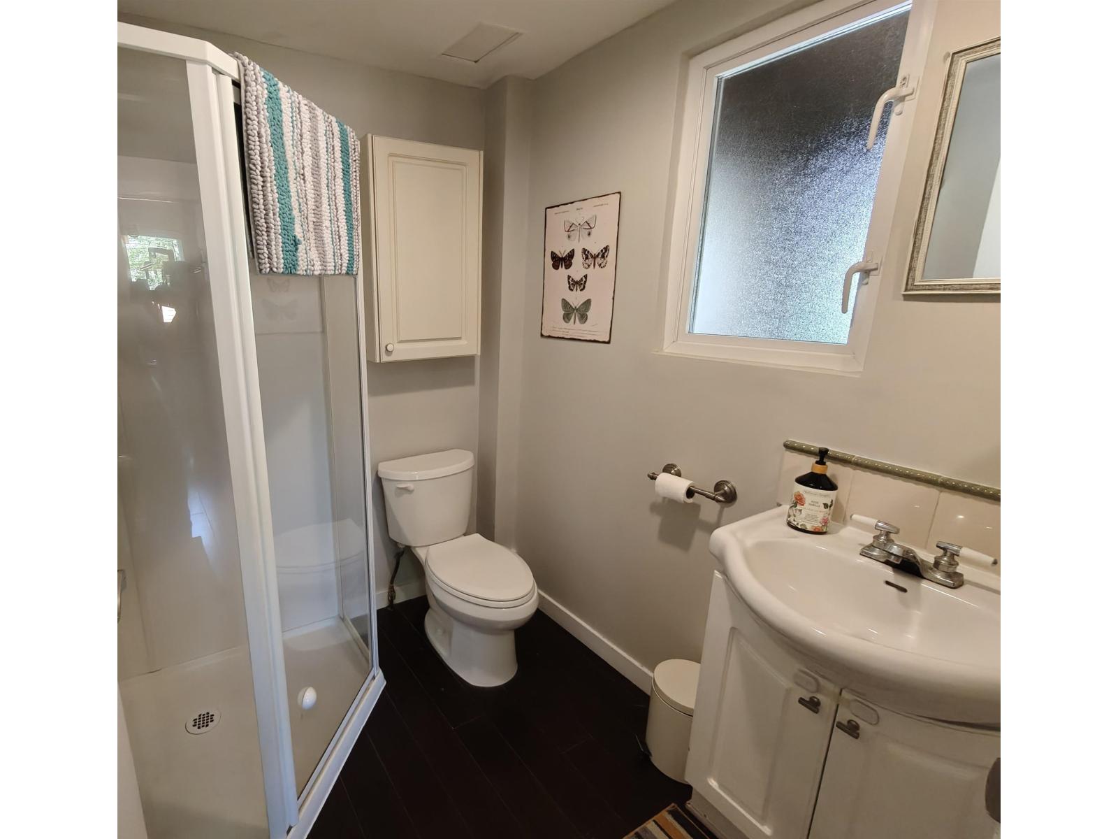 4846 200 Street Property Photo 16