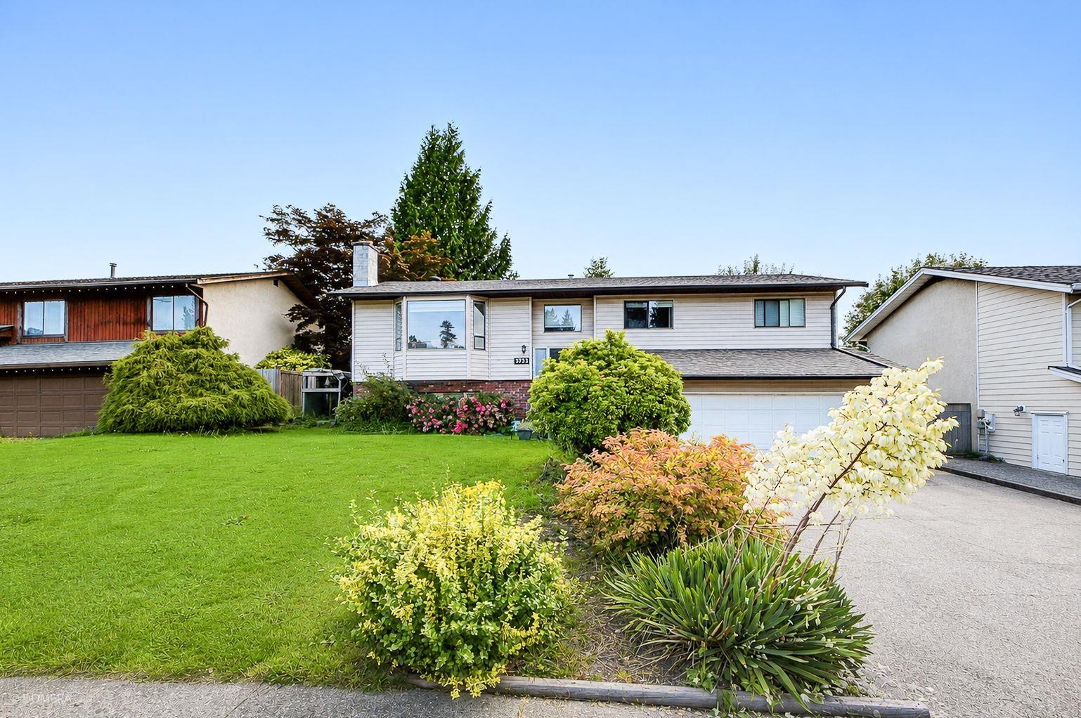 3733 DUNSMUIR WAY