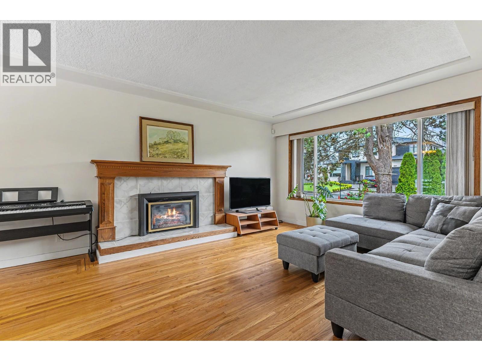 1684 Cornell Avenue Property Photo 4