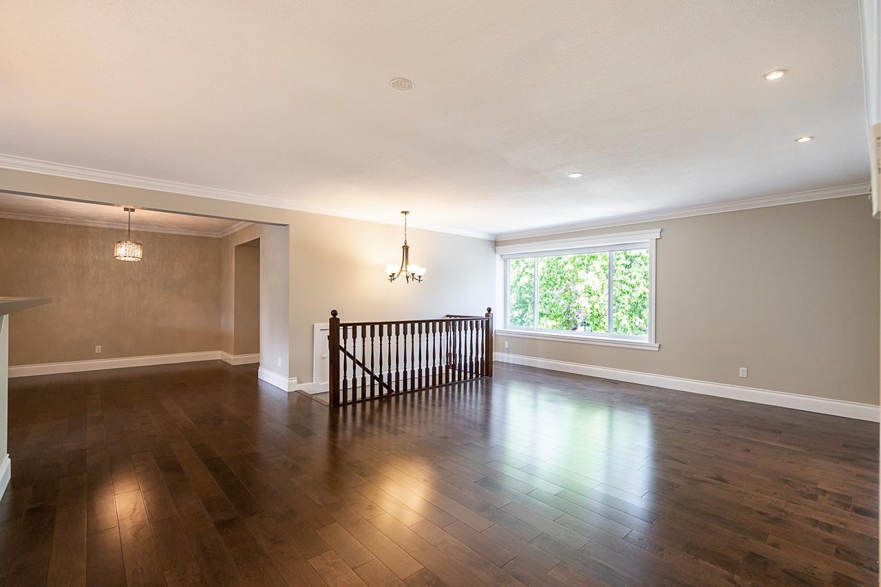 12922 19a Avenue Property Photo 9