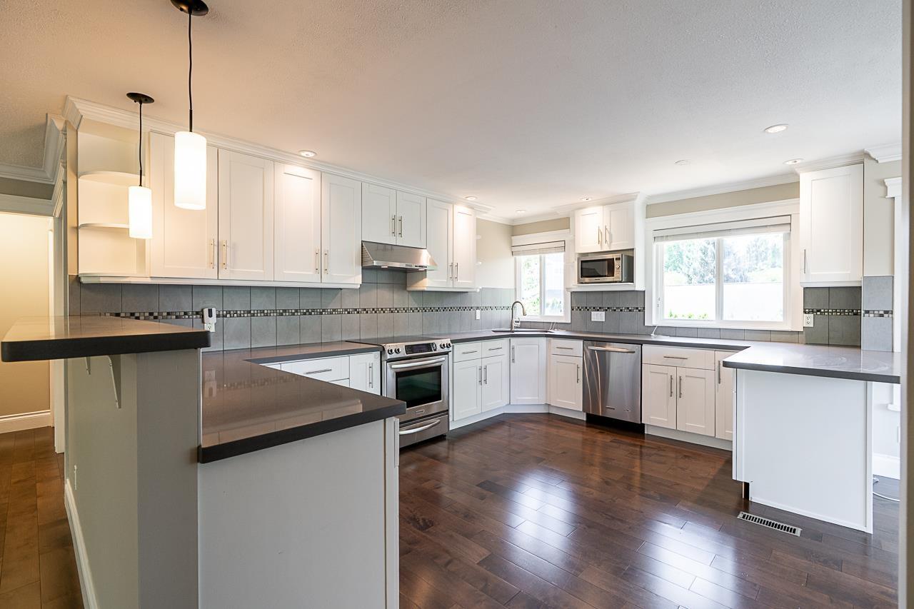 12922 19a Avenue Property Photo 12