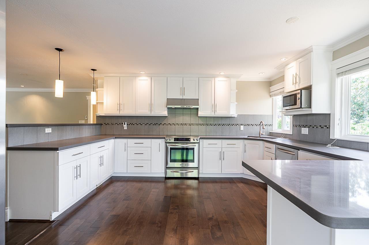 12922 19a Avenue Property Photo 13