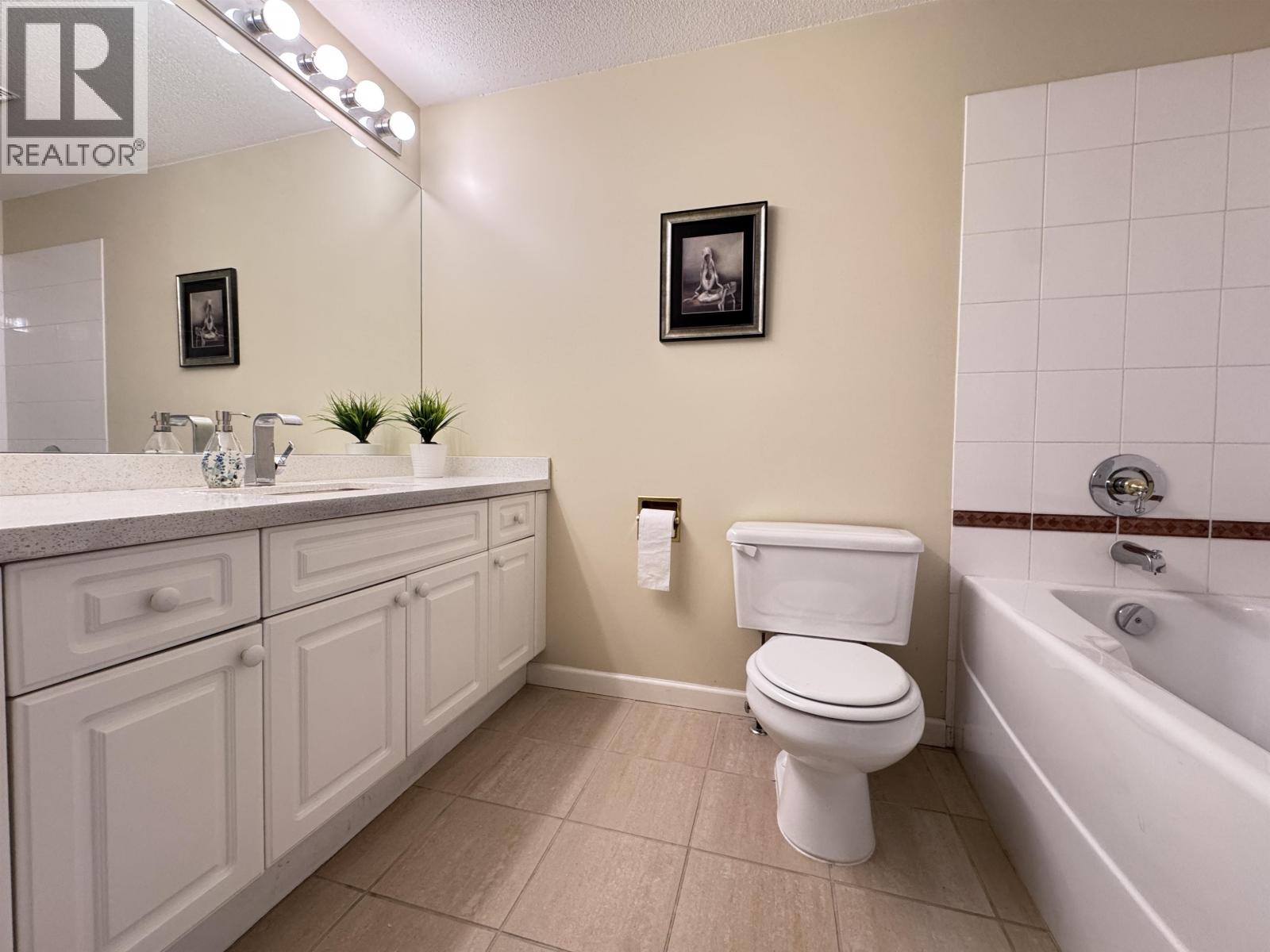 2178 E Kent Avenue South Property Photo 10