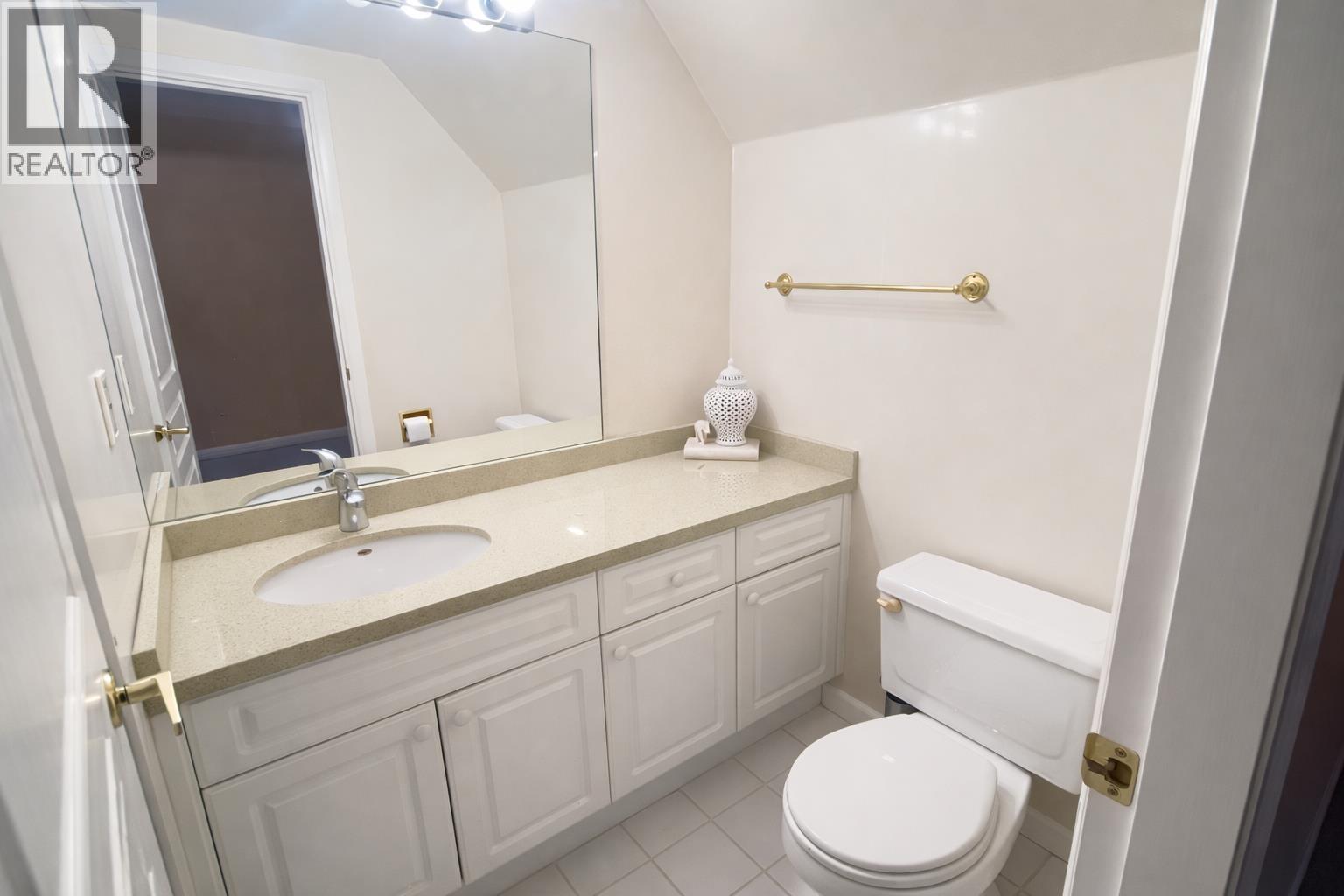 2178 E Kent Avenue South Property Photo 14