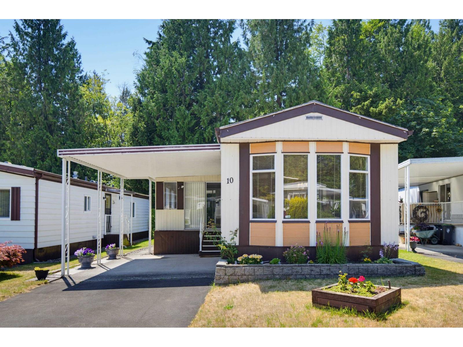 10 2315 198 Street Property Photo 2