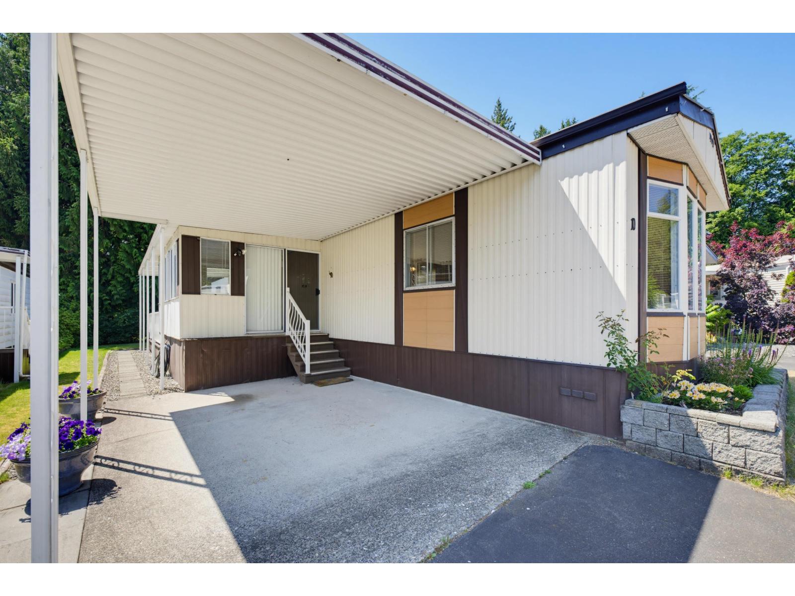 10 2315 198 Street Property Photo 5