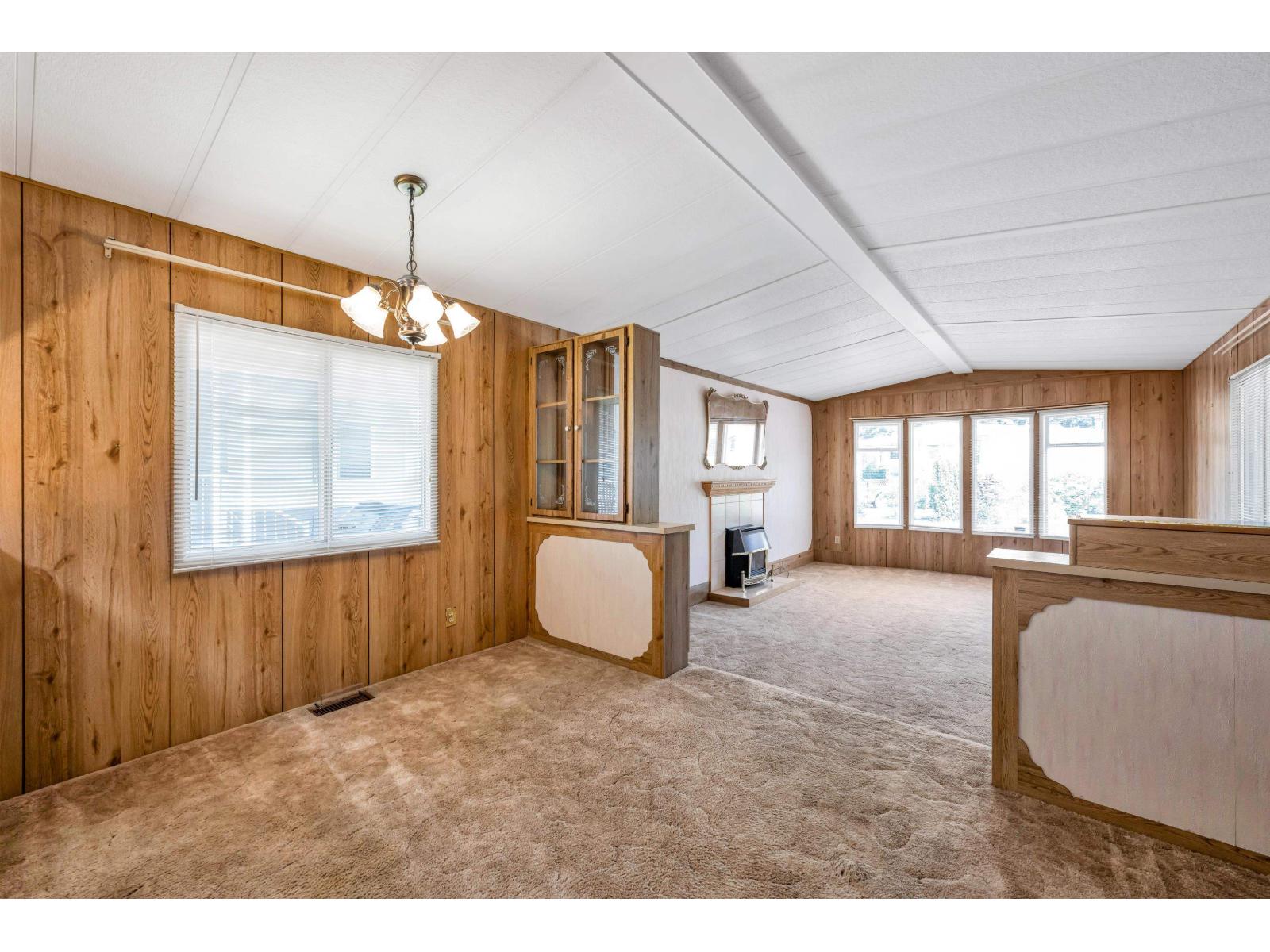 10 2315 198 Street Property Photo 14
