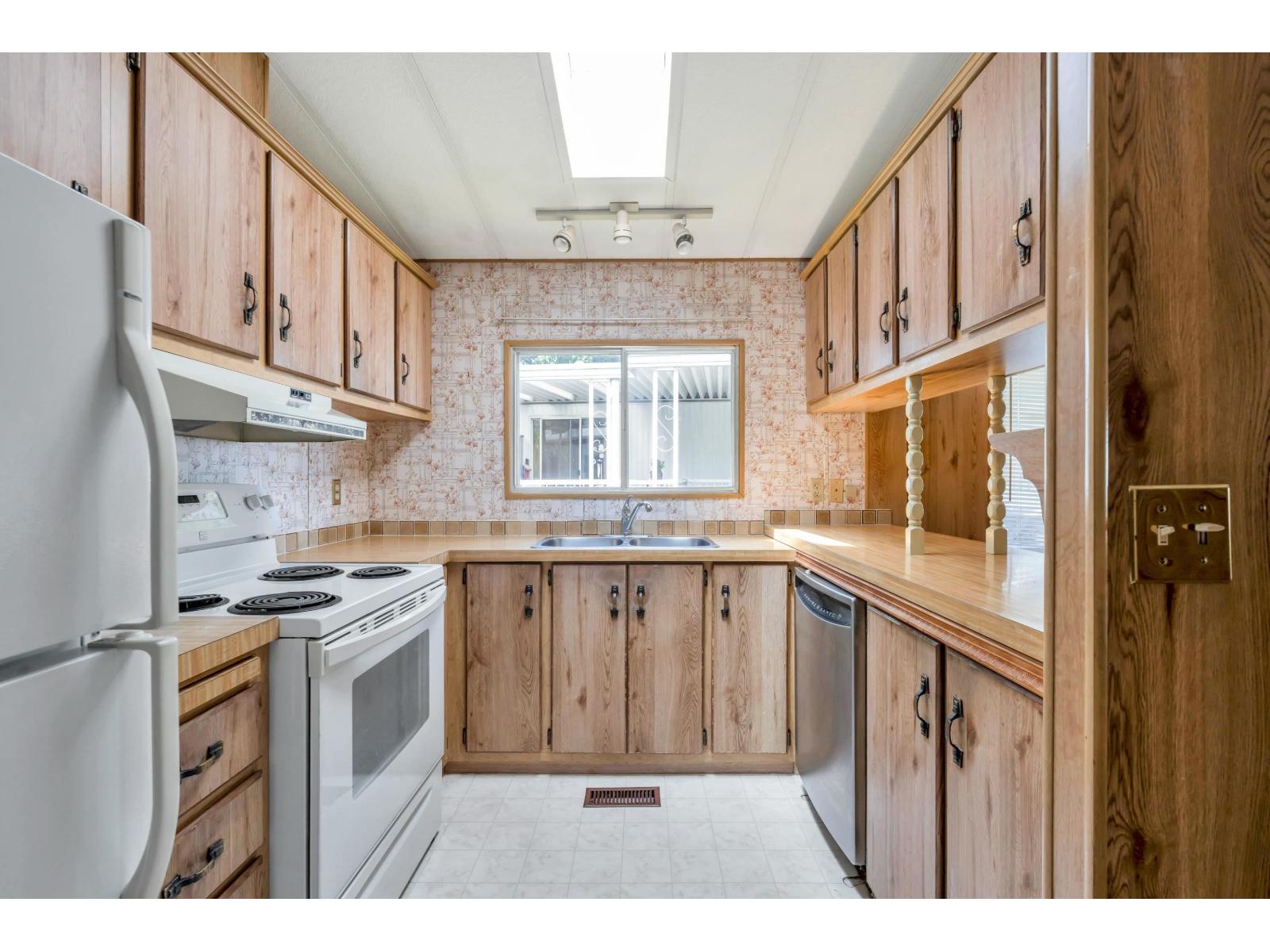 10 2315 198 Street Property Photo 17