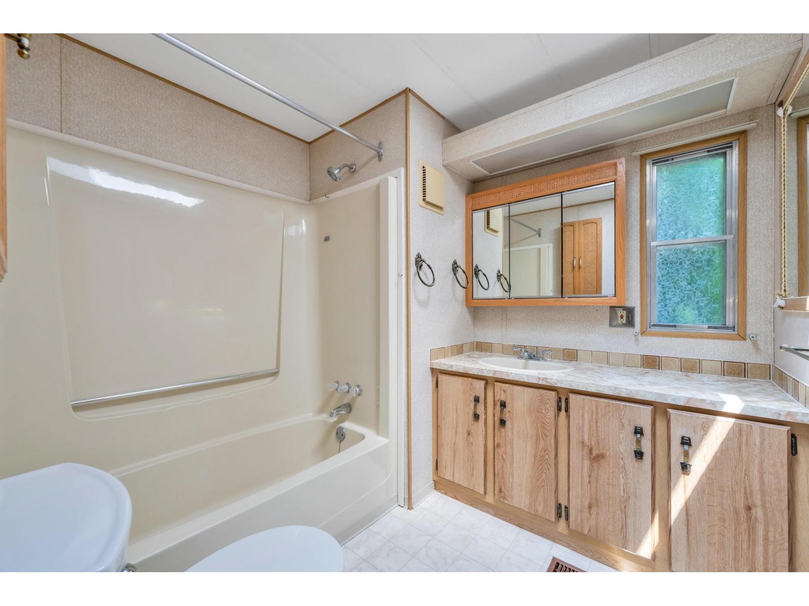 10 2315 198 Street Property Photo 24