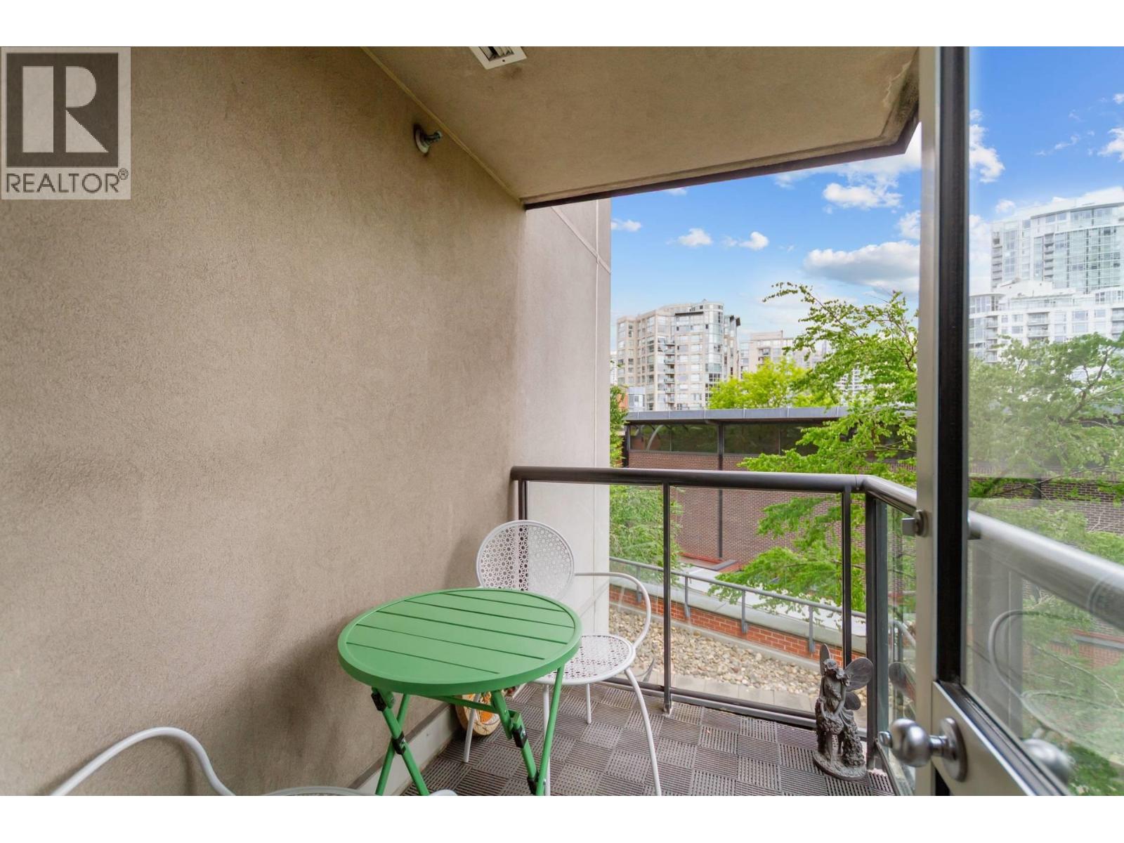 3f 199 Drake Street Property Photo 17