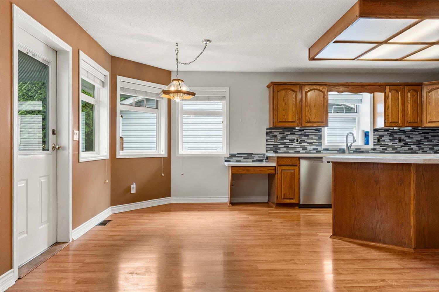 1548 Canterbury Drive Property Photo 13