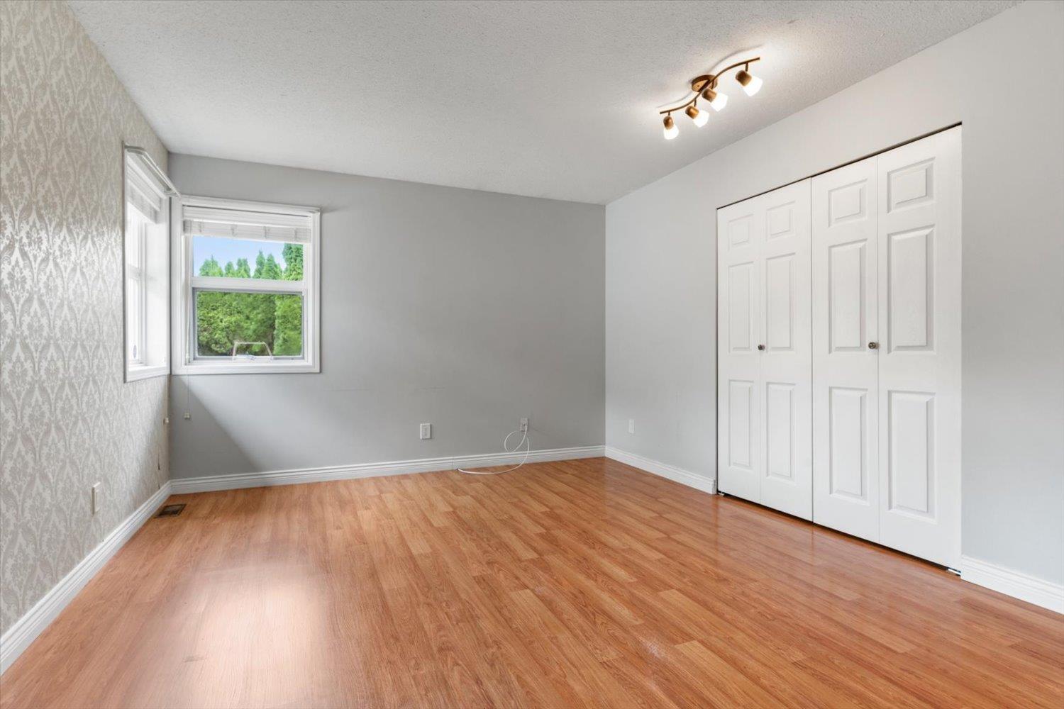 1548 Canterbury Drive Property Photo 22