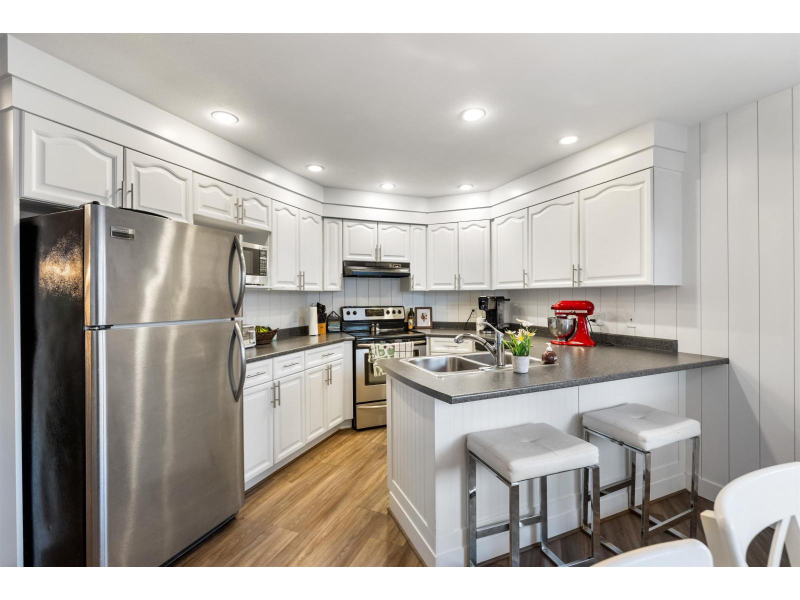 105 3080 Townline Road Property Photo 10