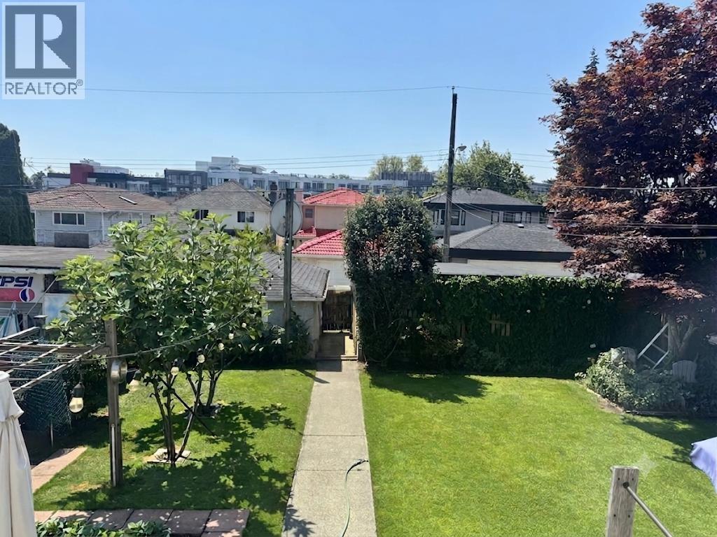 156 W 47th Avenue Property Photo 2