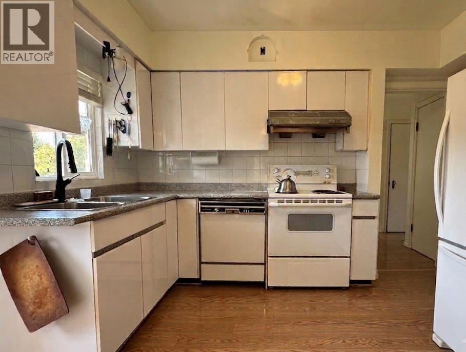 156 W 47th Avenue Property Photo 8